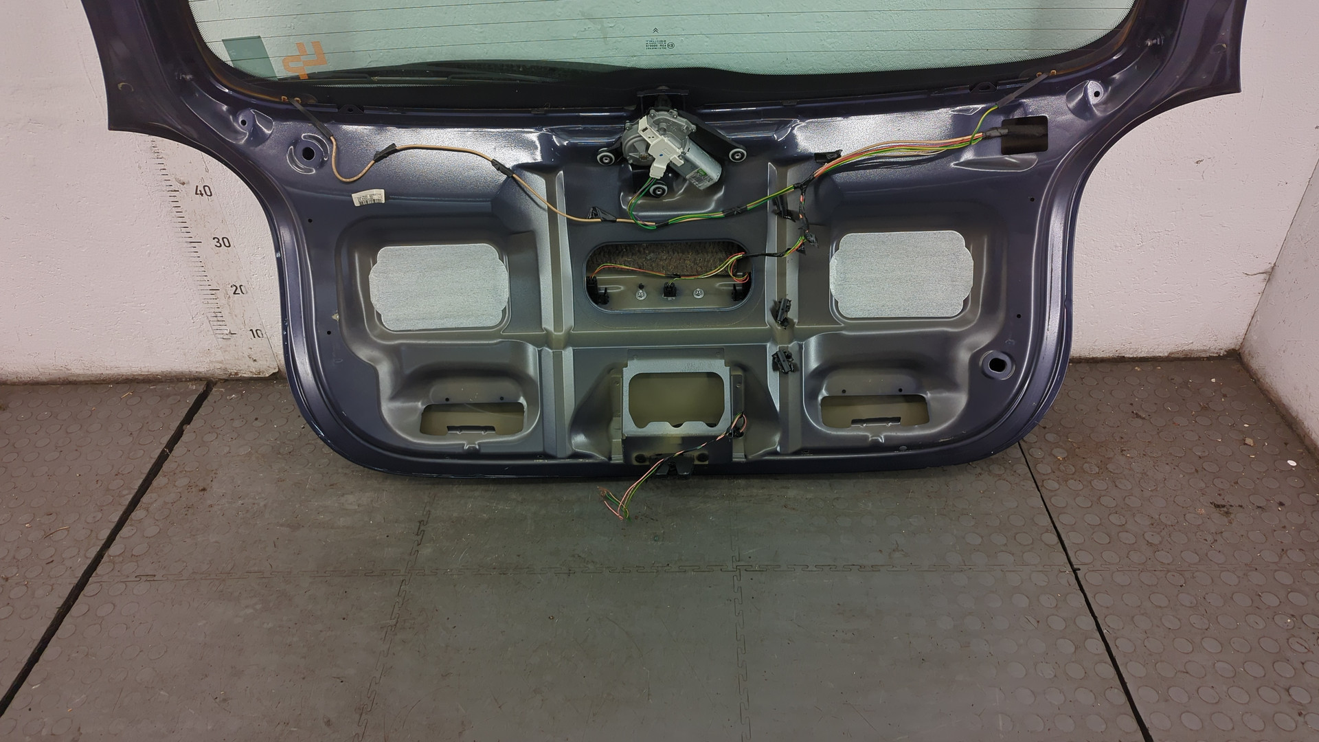 Дверь багажника