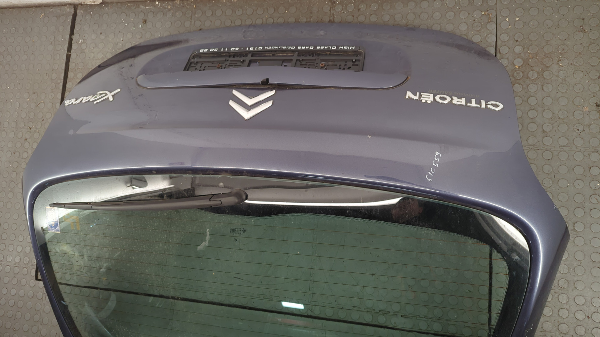 Дверь багажника