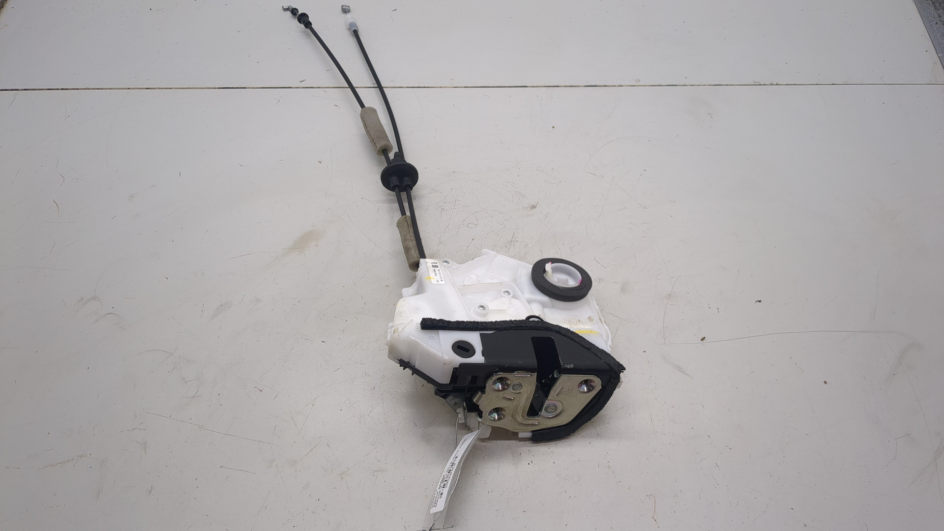 Замок двери задней правой