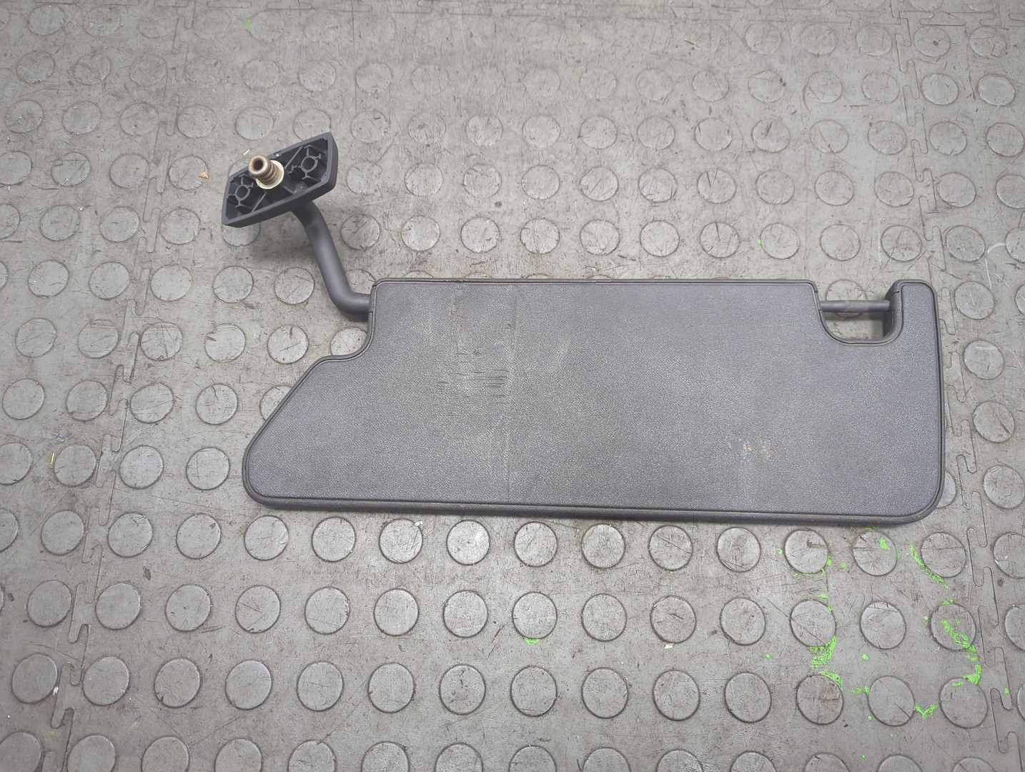 Козырек солнцезащитный