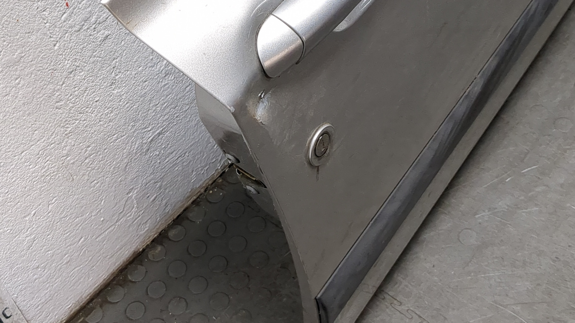 Дверь передняя правая