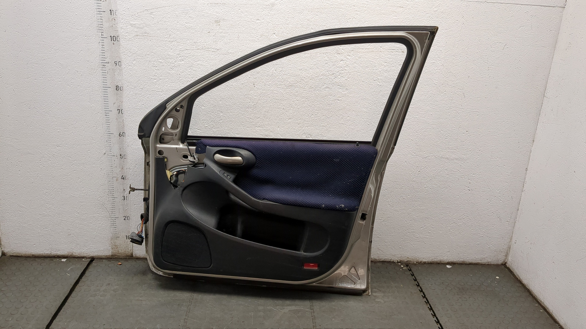 Дверь передняя правая