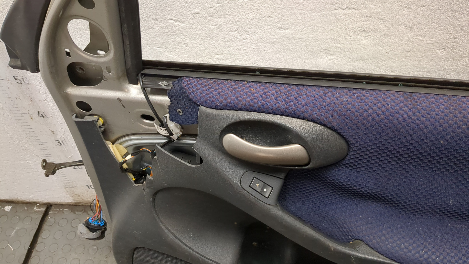 Дверь передняя правая