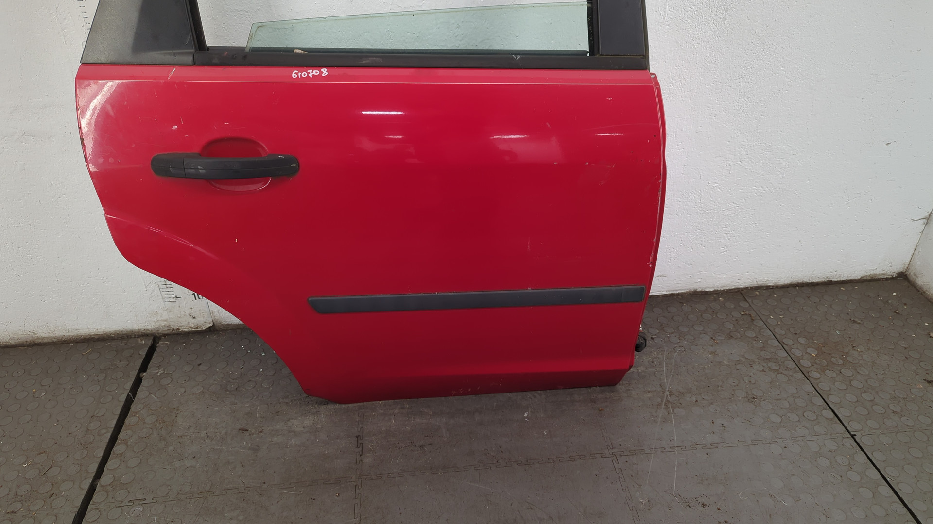 Дверь задняя правая