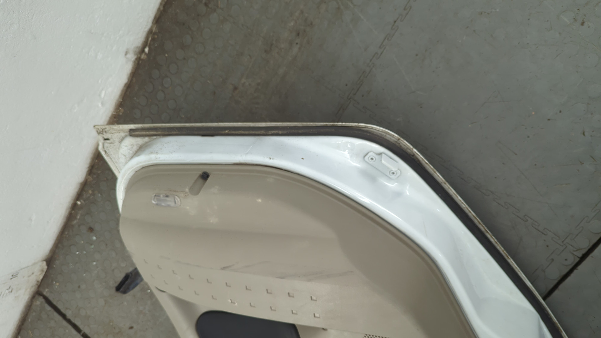 Дверь задняя левая