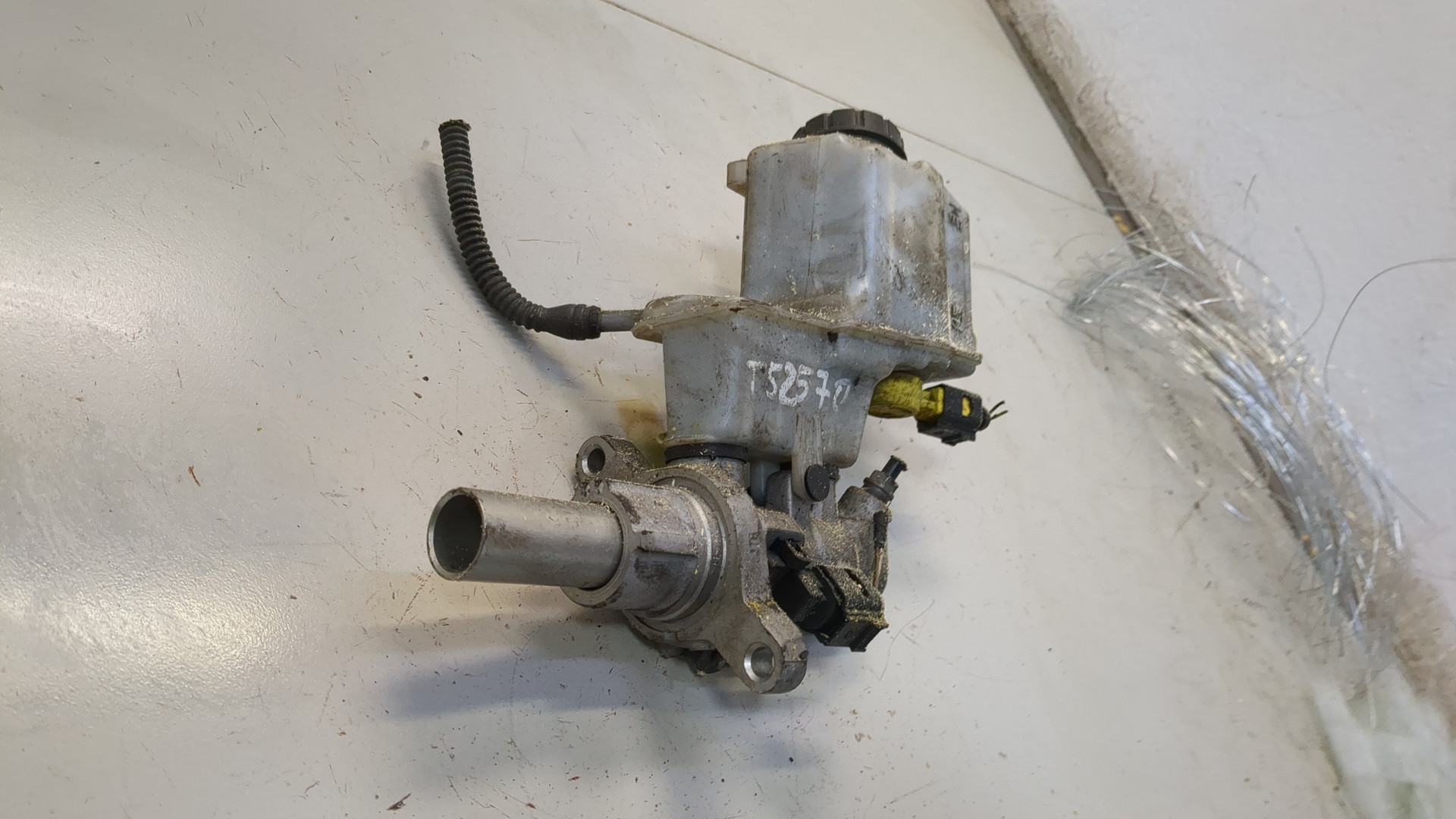 Цилиндр тормозной главный