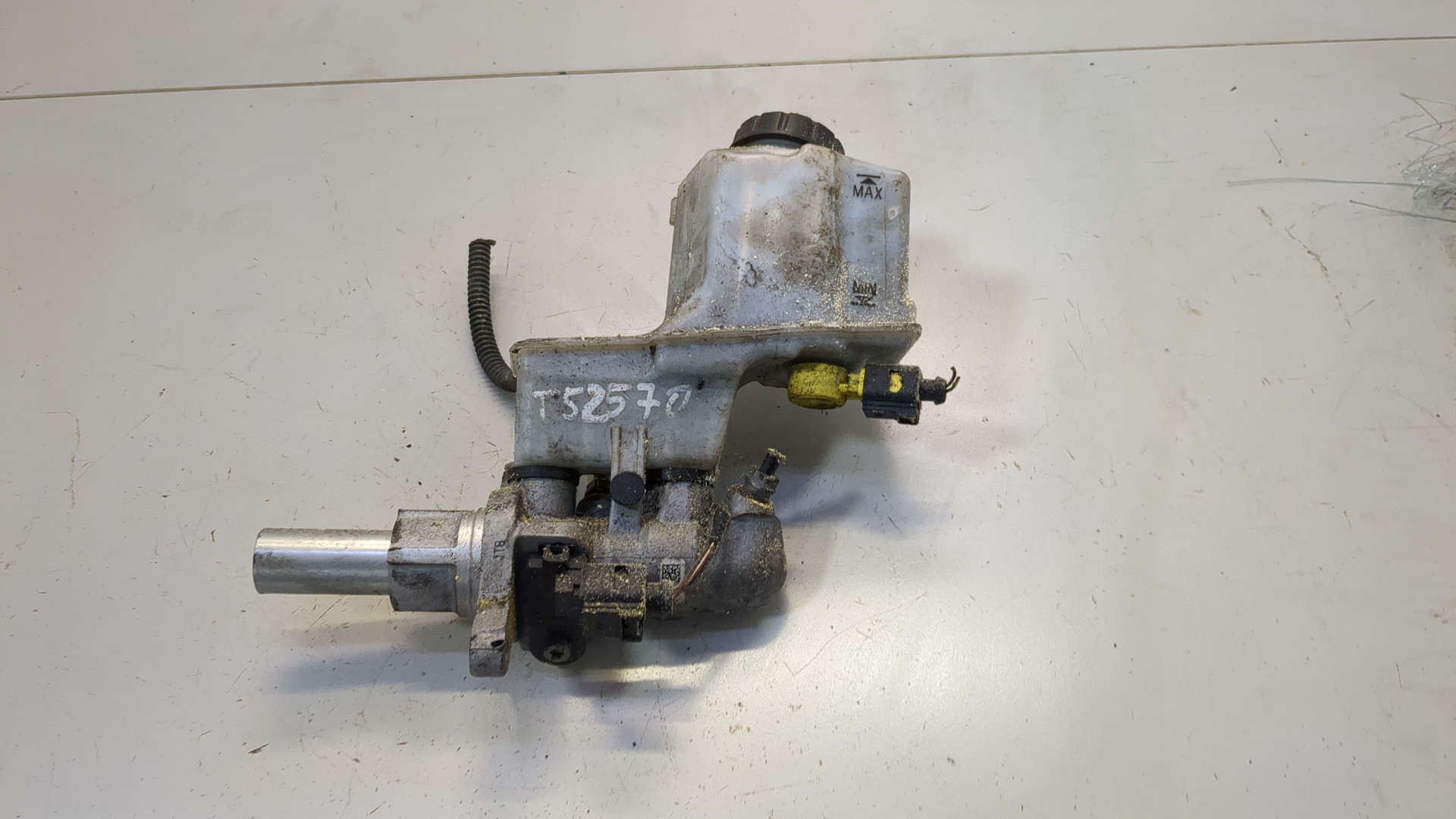 Цилиндр тормозной главный