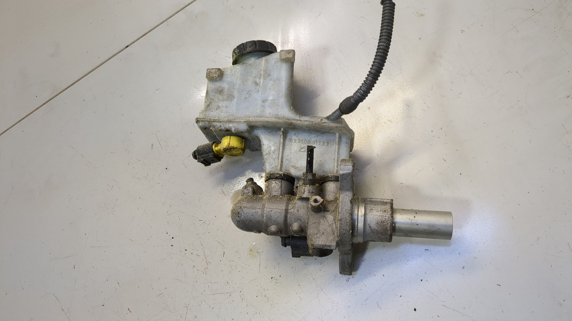 Цилиндр тормозной главный