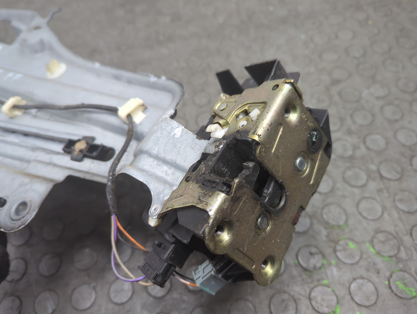 Стеклоподъемник электр. передний правый