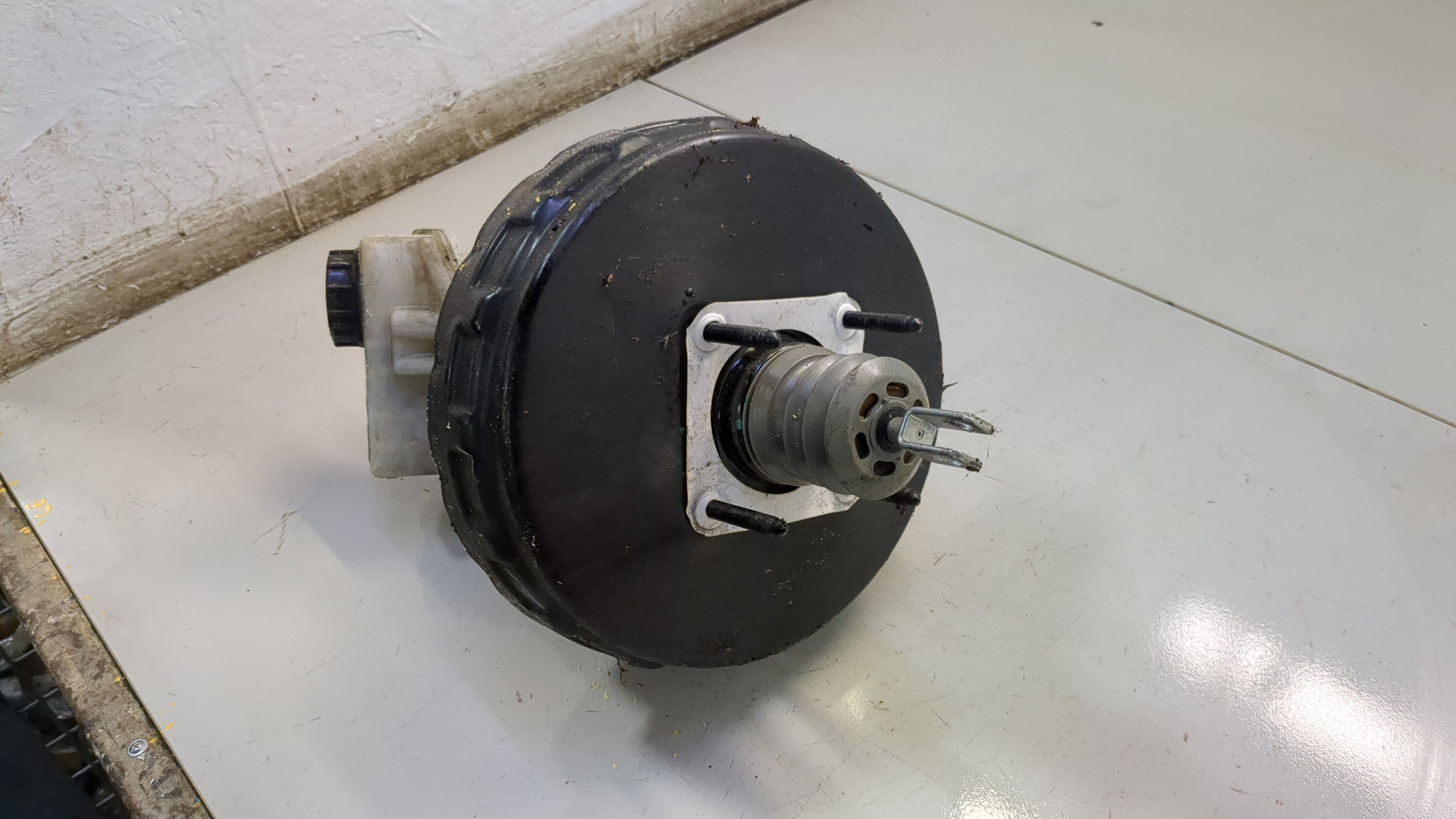 Цилиндр тормозной главный