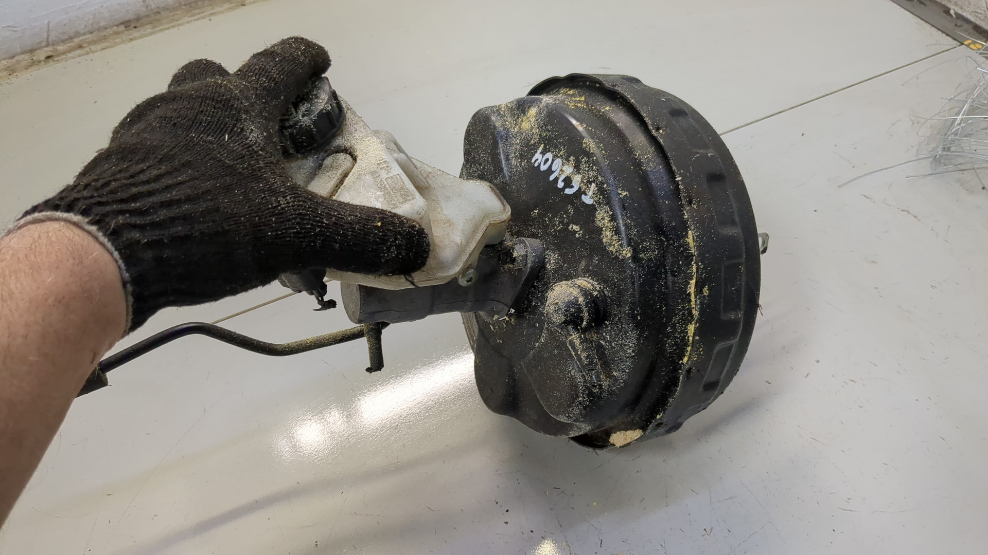 Цилиндр тормозной главный