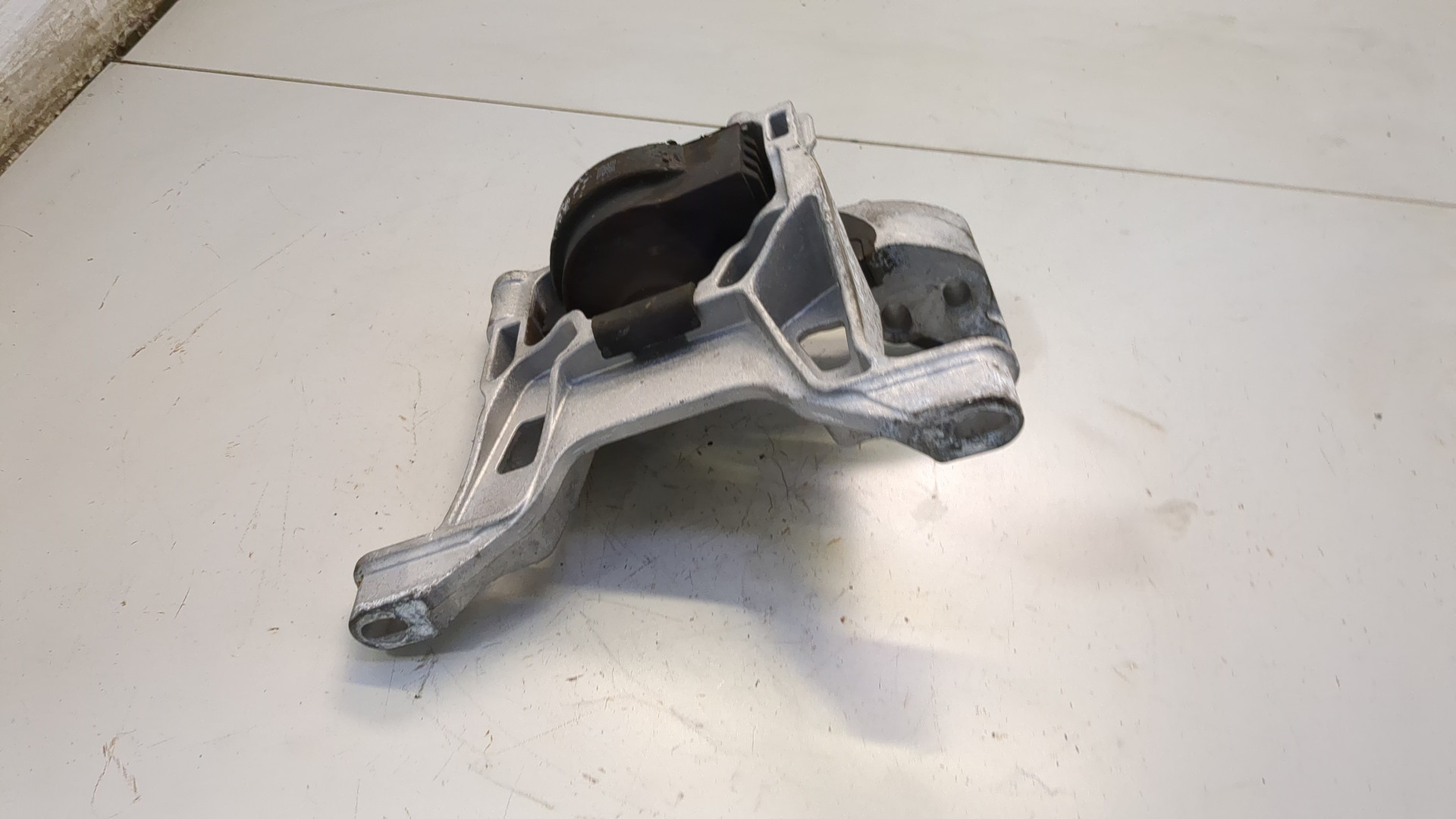 Опора двигателя