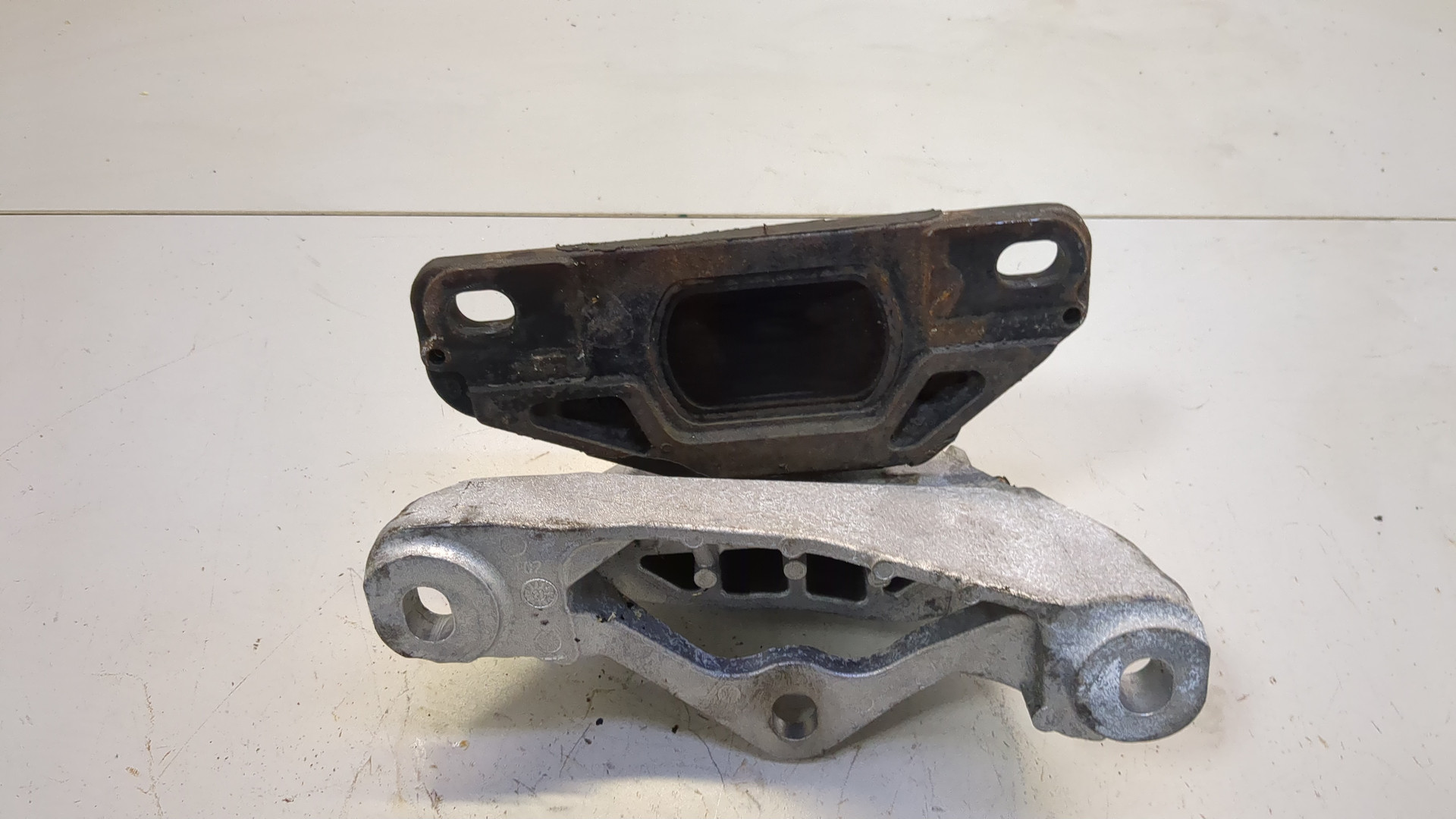 Опора двигателя