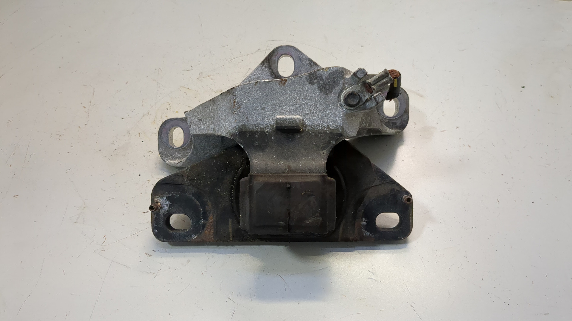 Опора двигателя