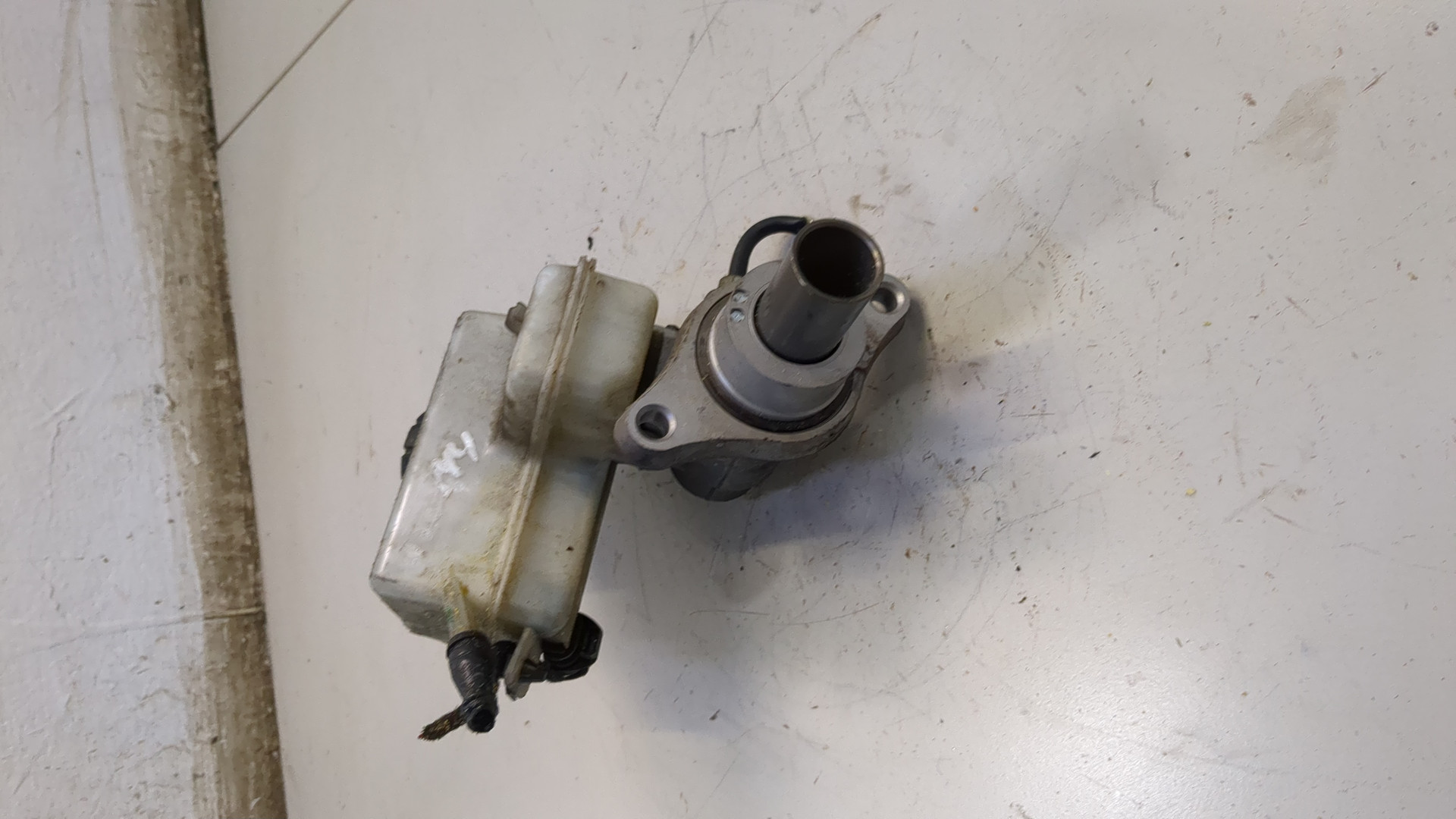 Цилиндр тормозной главный