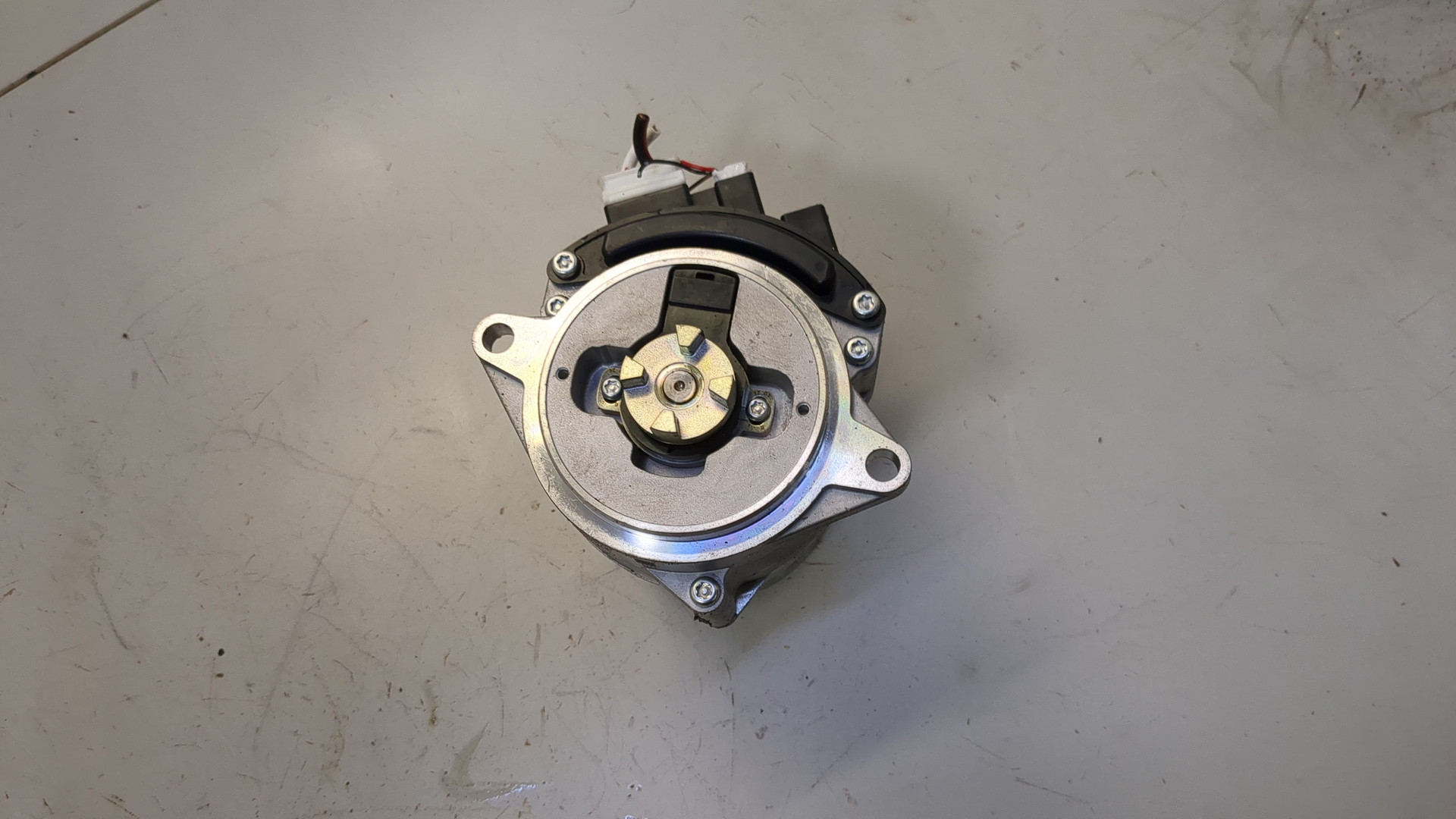 Серводвигатель рулевой рейки