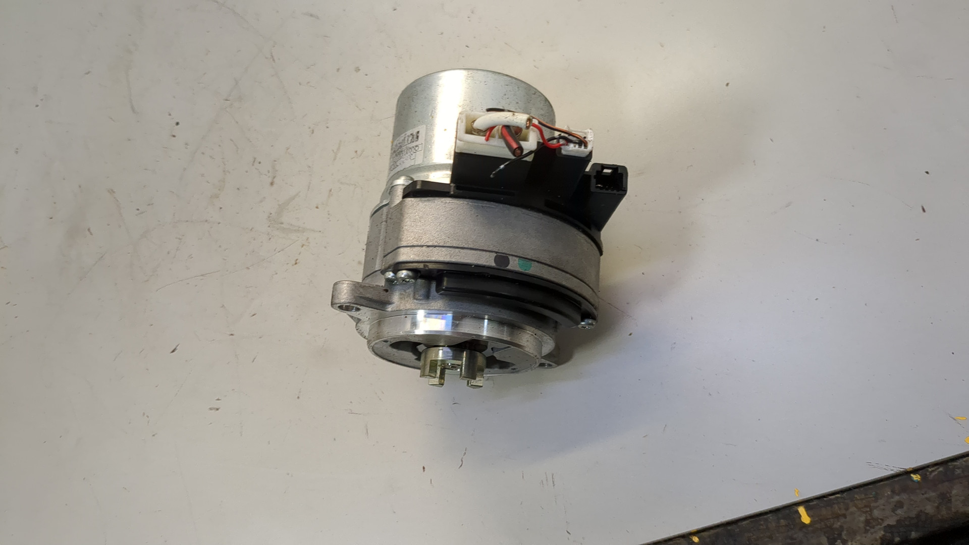 Серводвигатель рулевой рейки