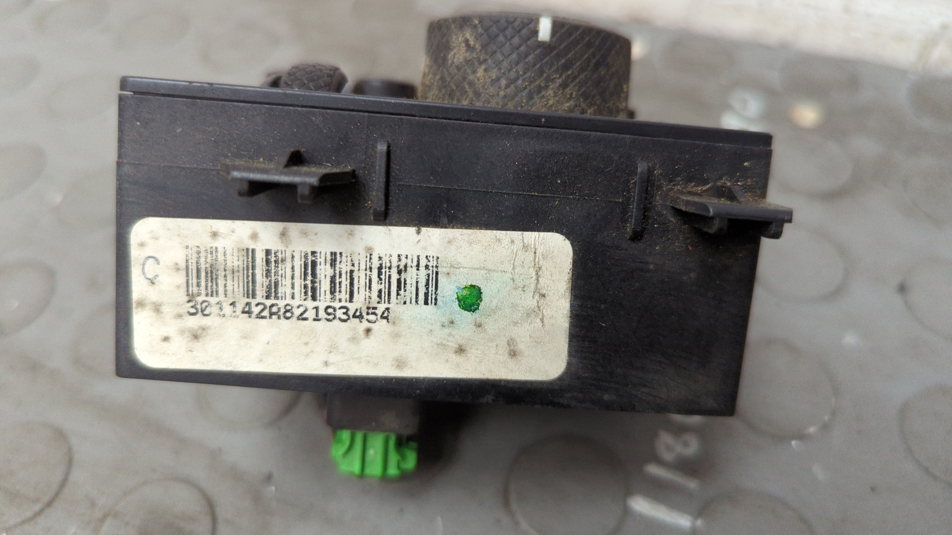 Переключатель света фар