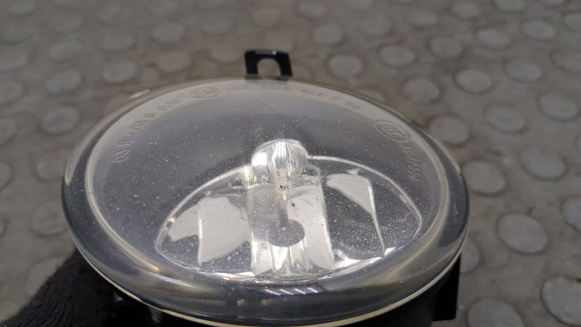 Фара противотуманная левая