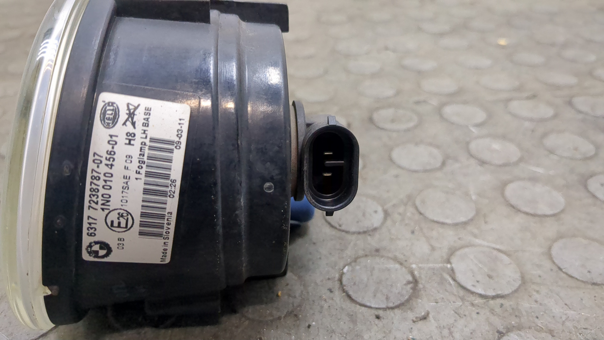 Фара противотуманная левая