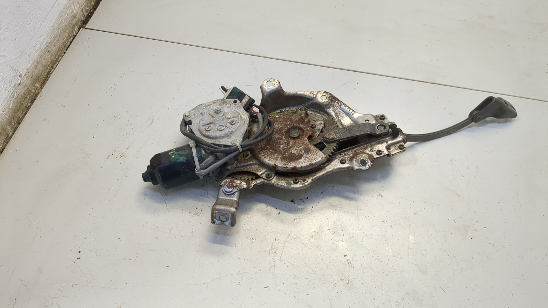 Активатор замка багажника