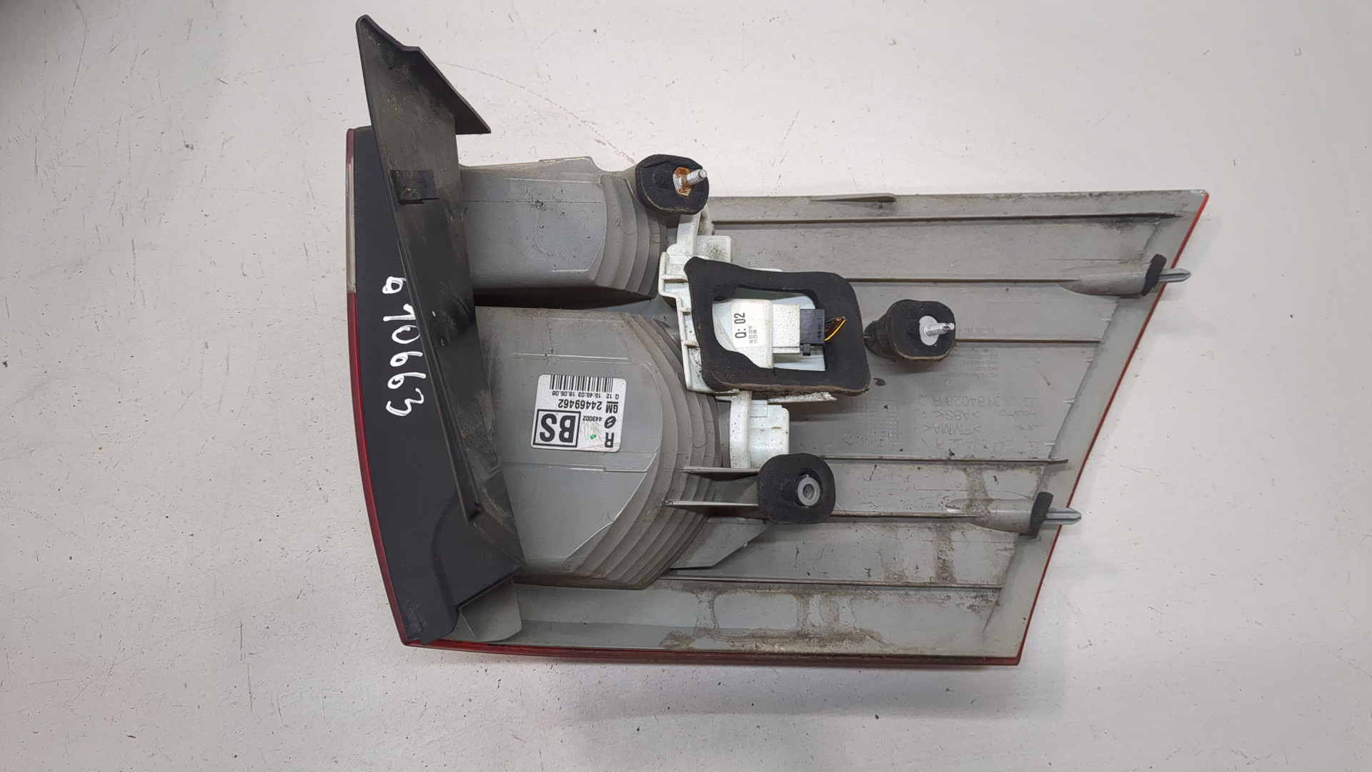 Фонарь задний правый