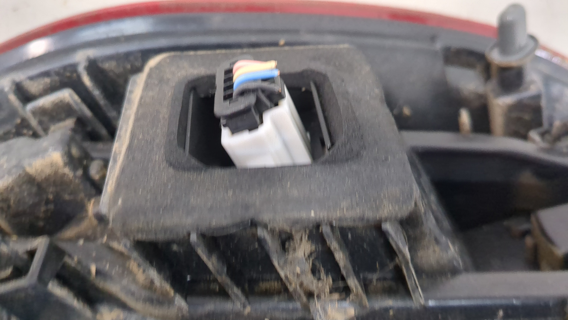 Фонарь задний левый