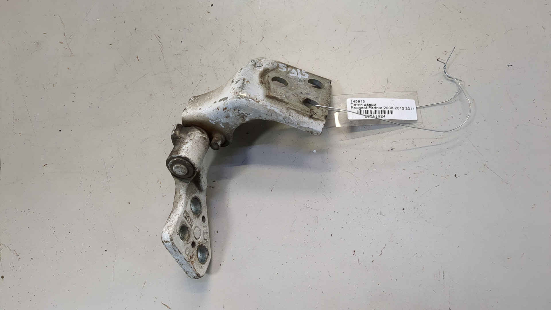 Петля двери