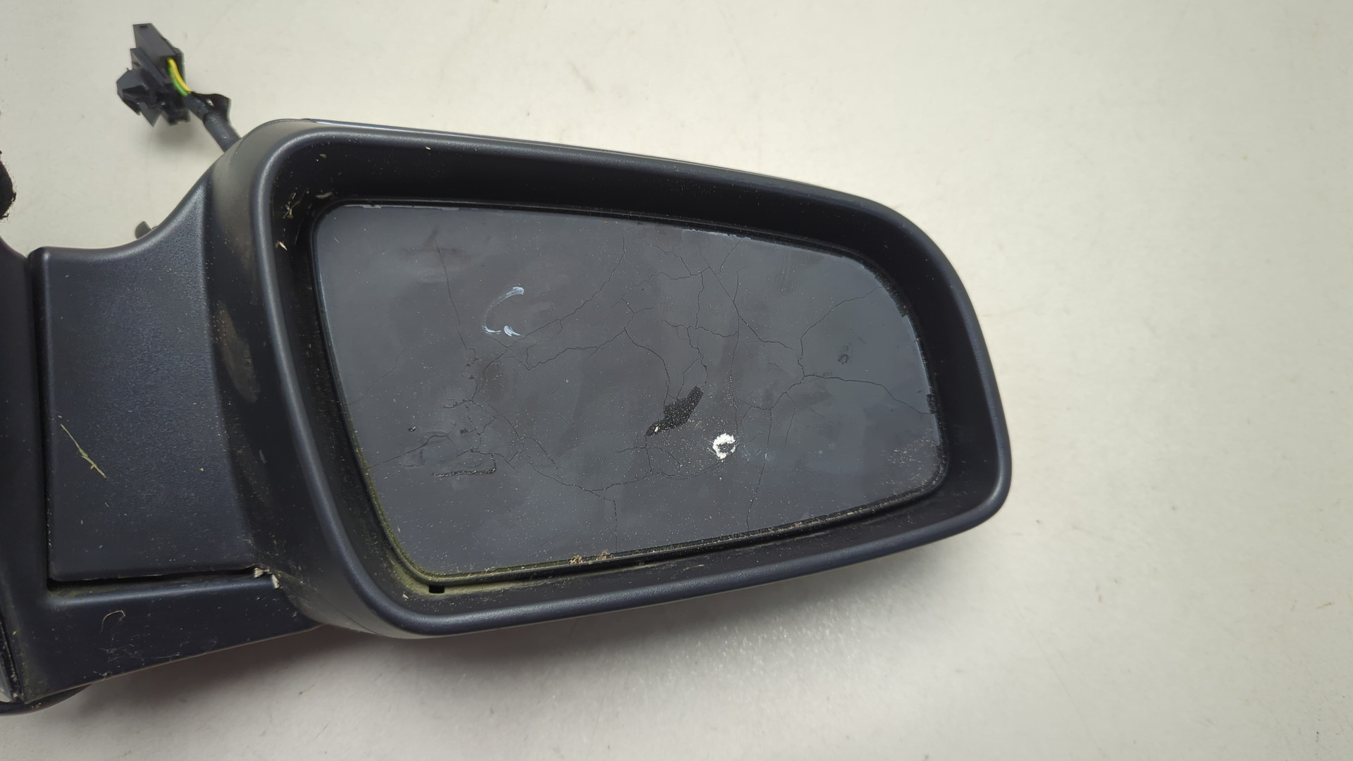 Зеркало правое электрическое