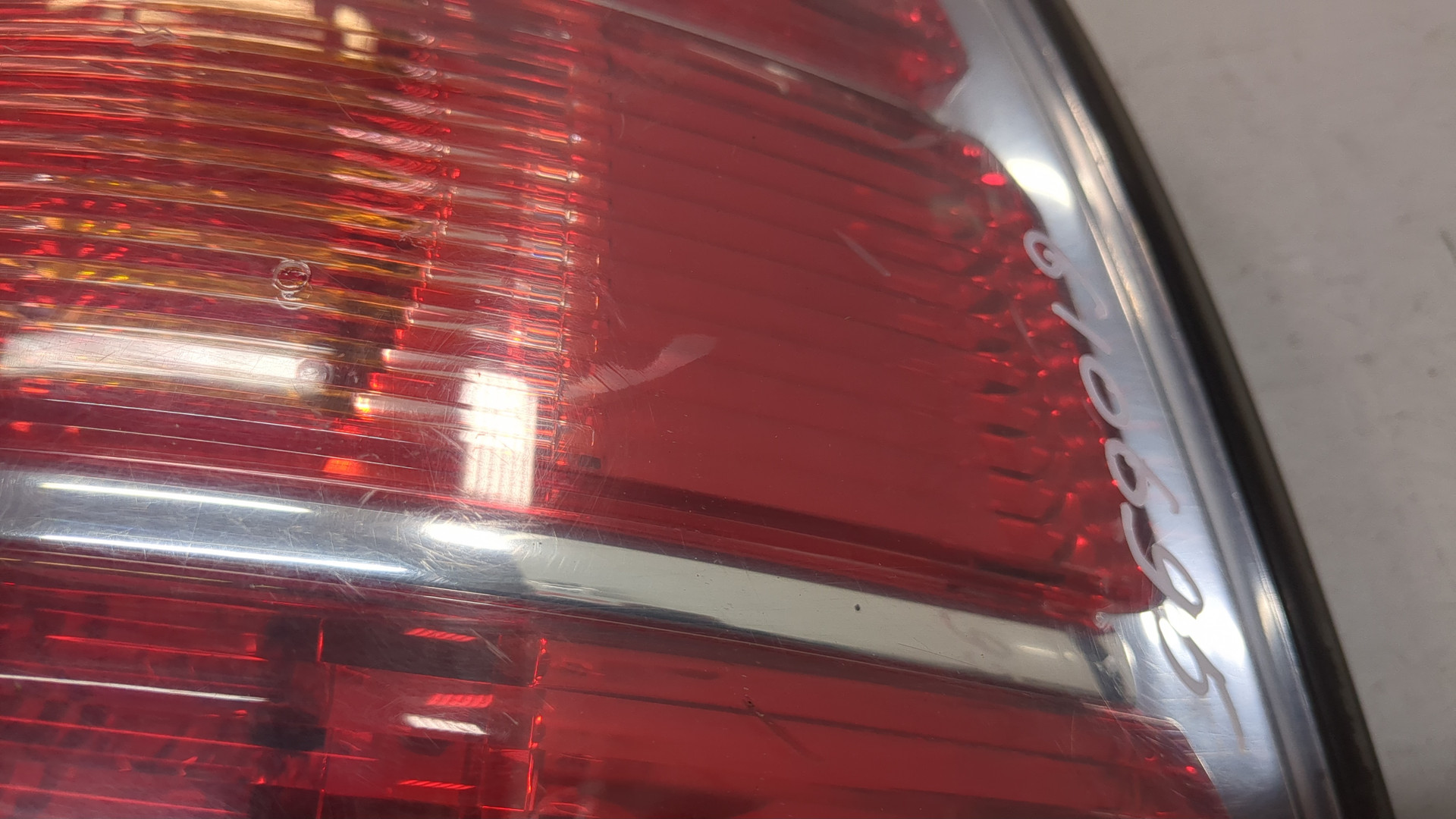 Фонарь задний правый