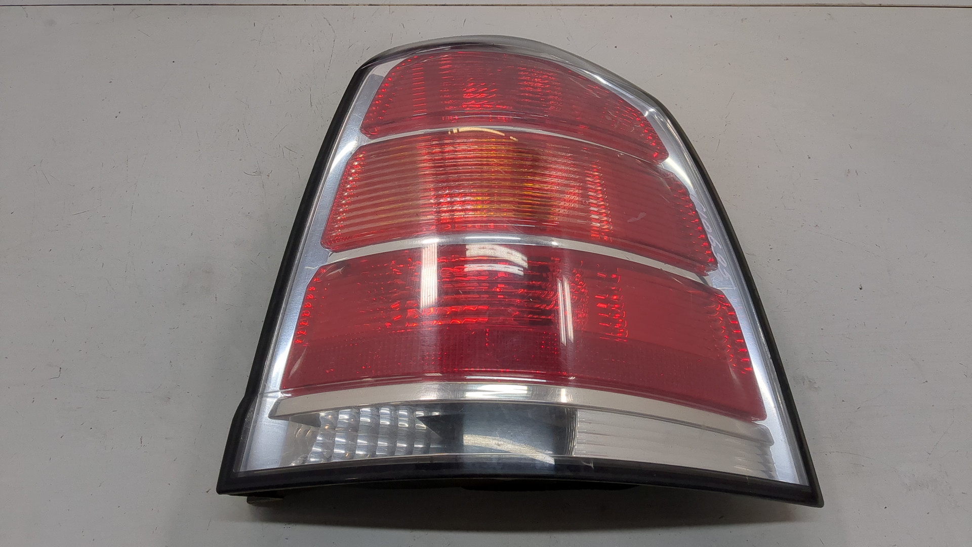 Фонарь задний правый