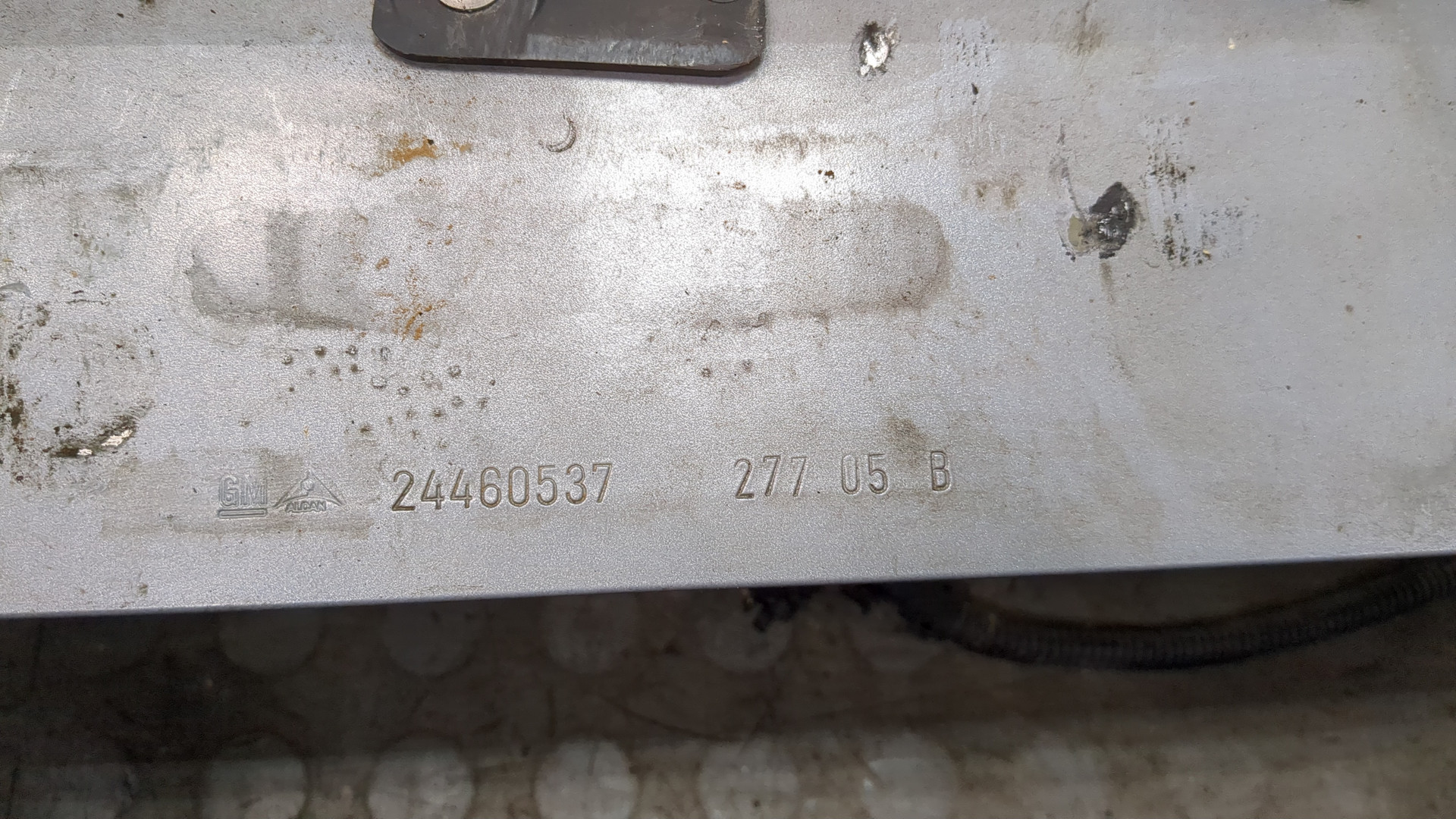 Усилитель переднего бампера