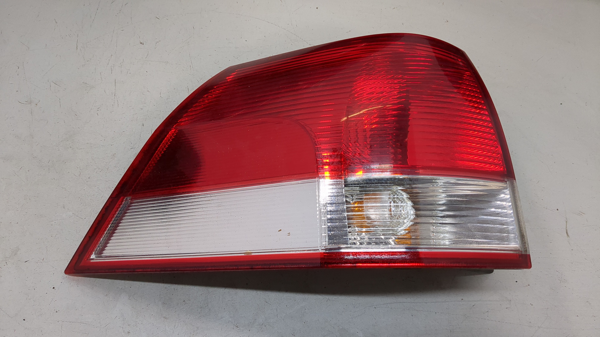 Фонарь задний левый