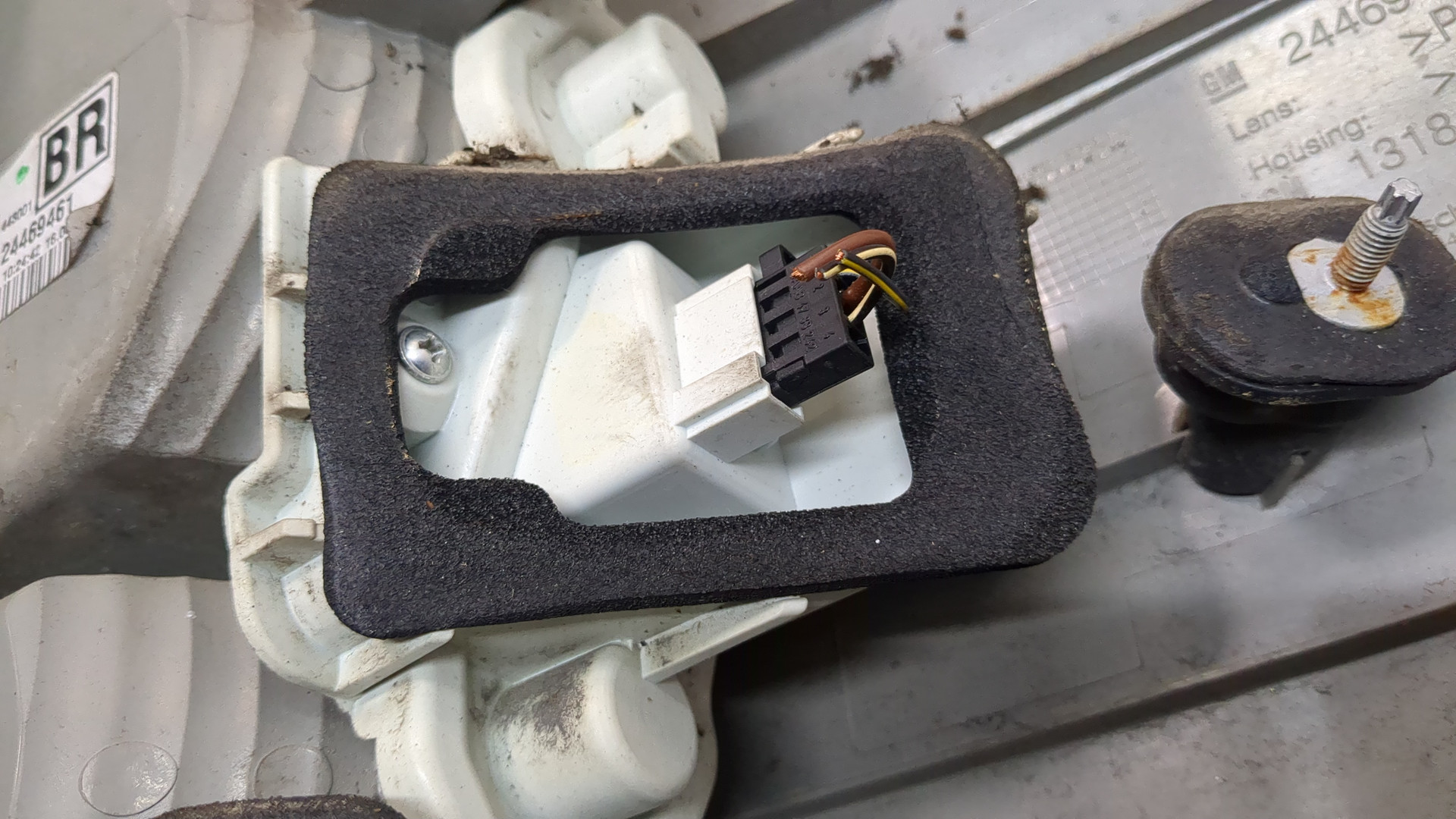 Фонарь задний левый