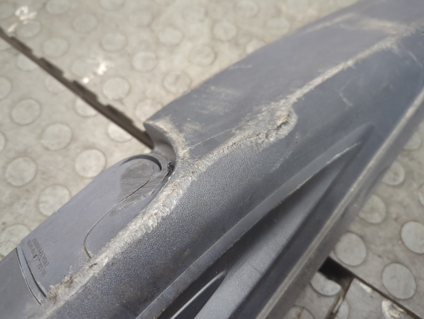 Рейлинг (релинг) правый (планка на крышу)