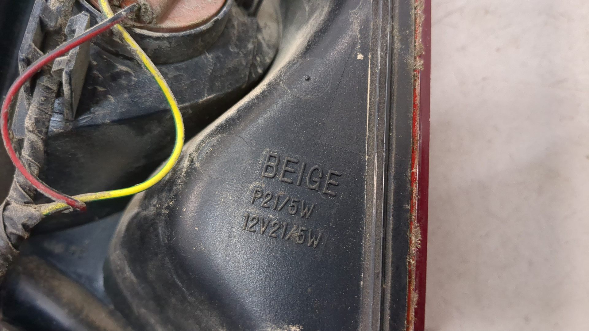 Фонарь задний левый