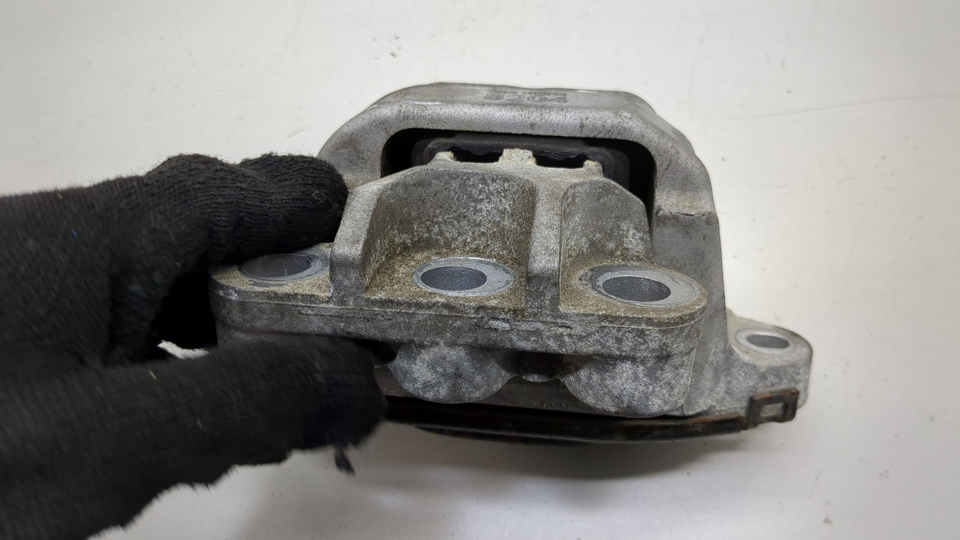 Опора двигателя правая