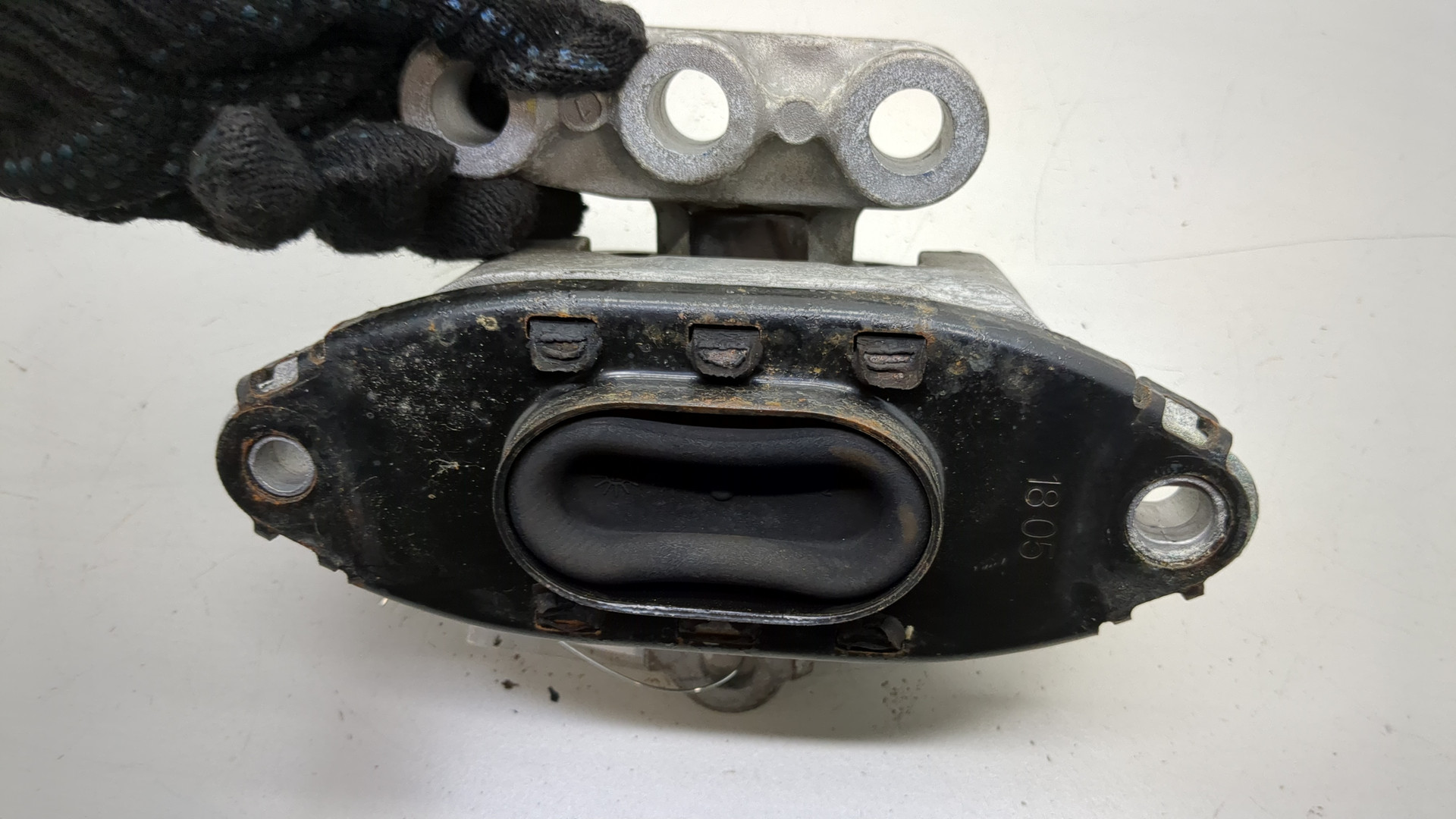 Опора двигателя правая