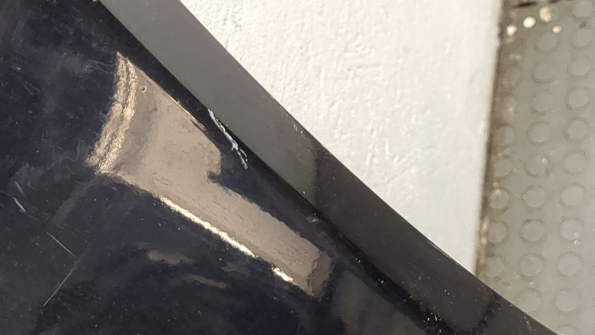 Крыло переднее правое