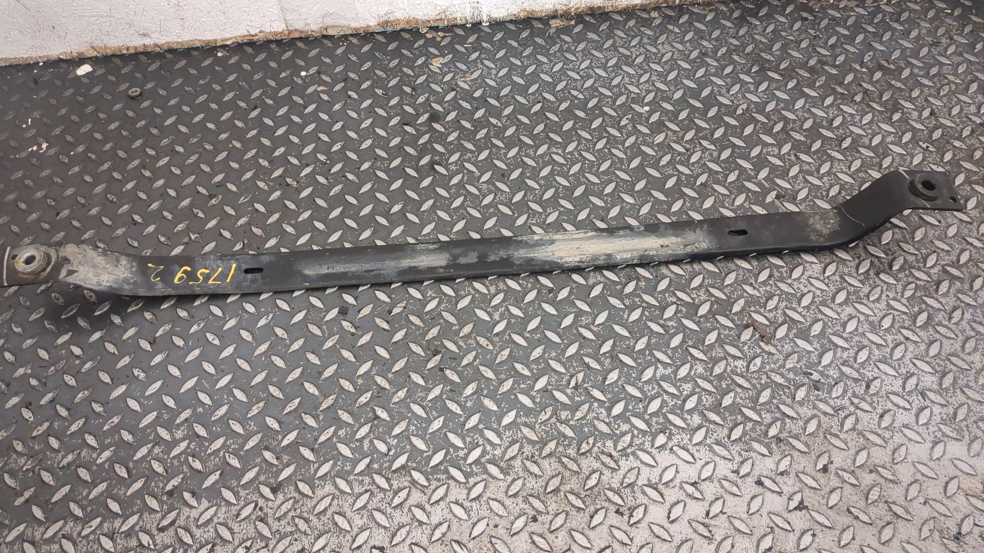 Балка подрадиаторная