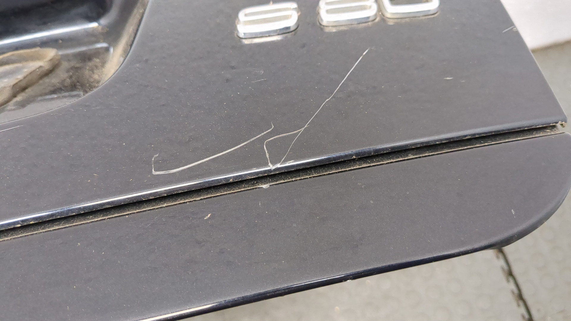 Дверь багажника