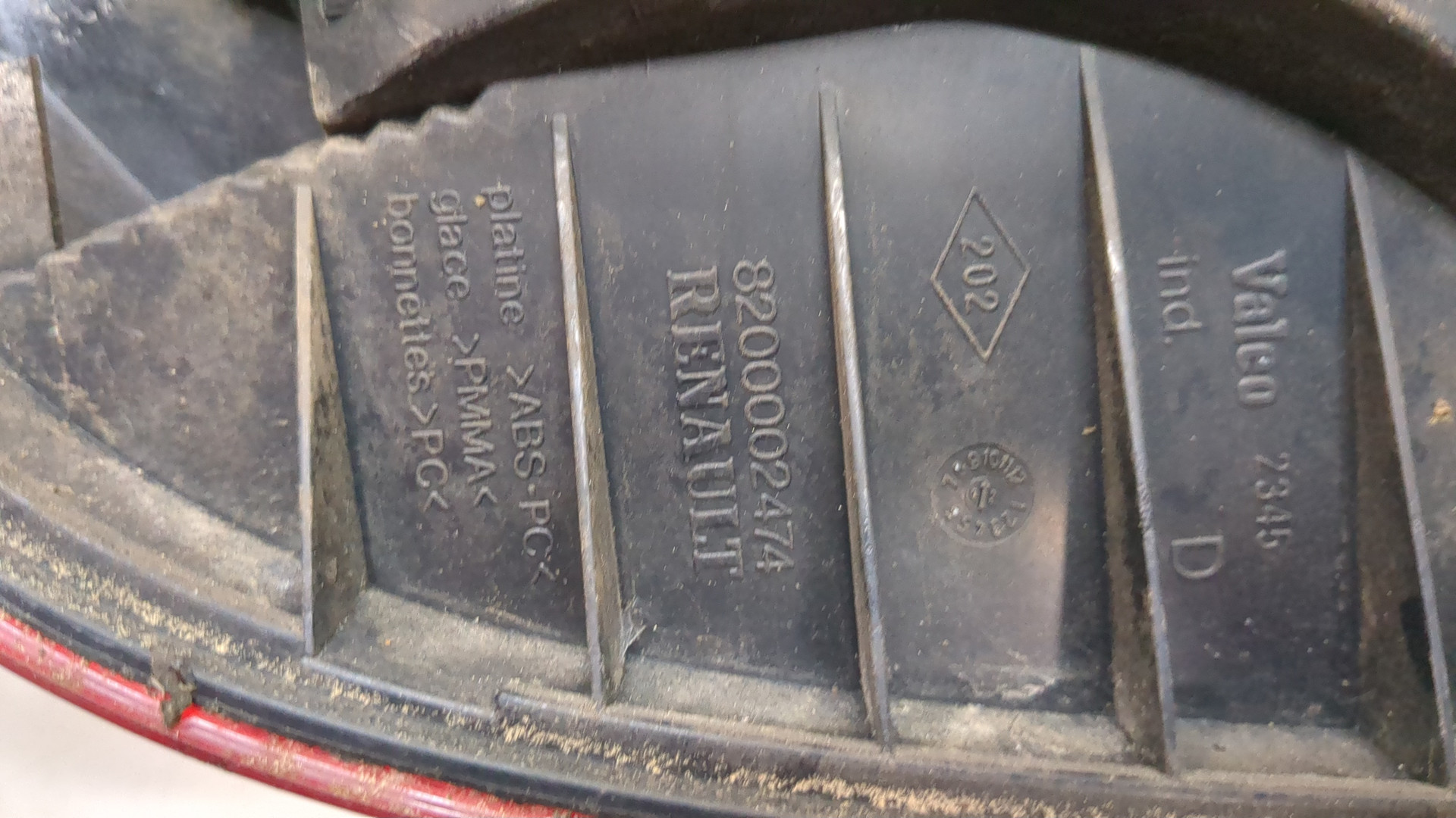 Фонарь задний правый