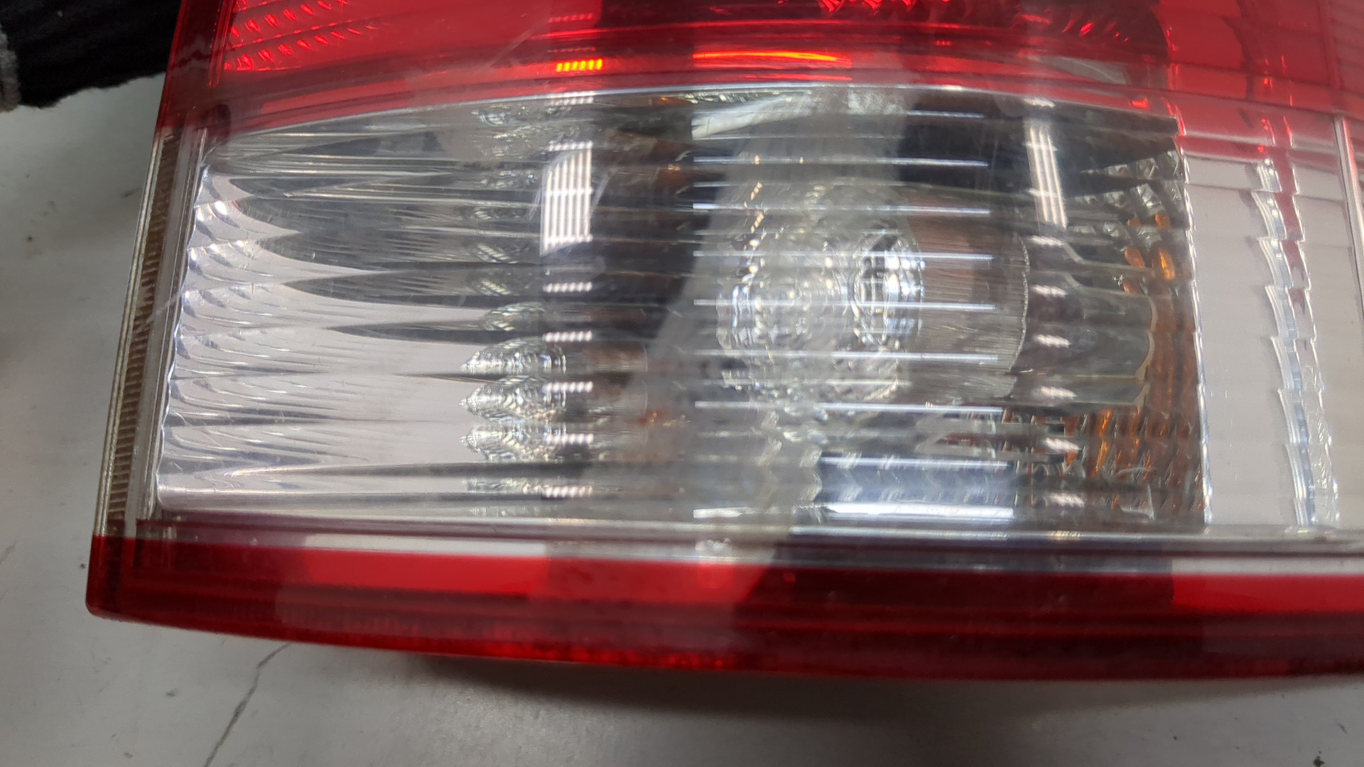 Фонарь задний правый