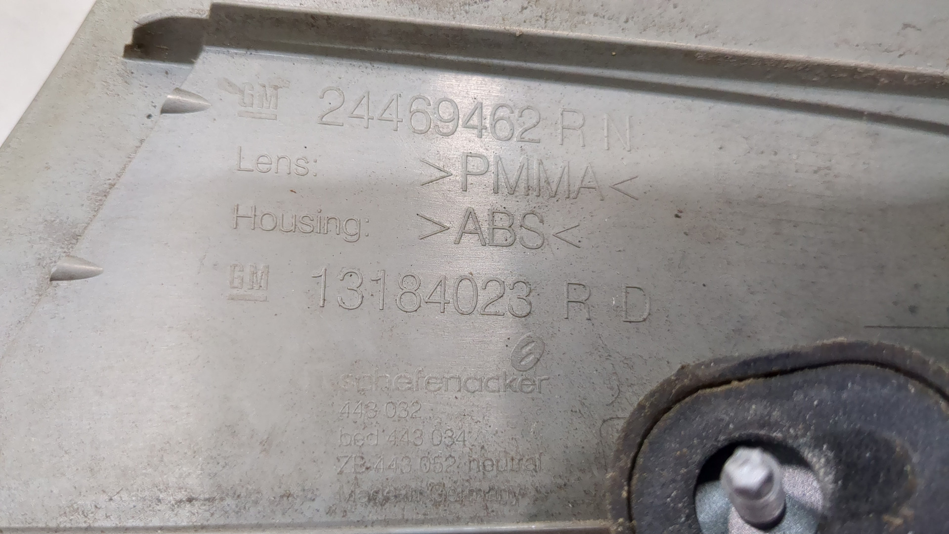 Фонарь задний правый