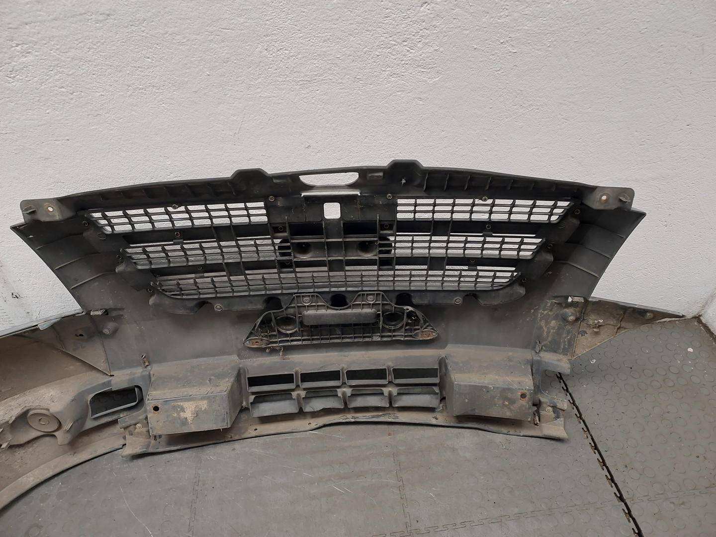 Бампер передний