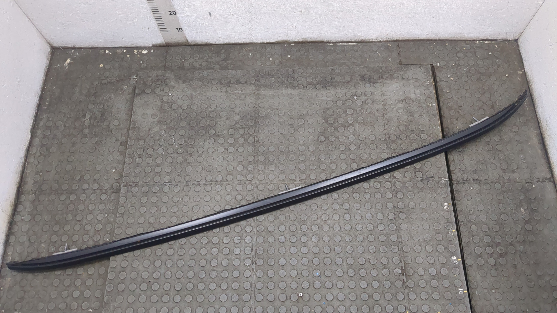 Рейлинг (релинг) левый (планка на крышу)