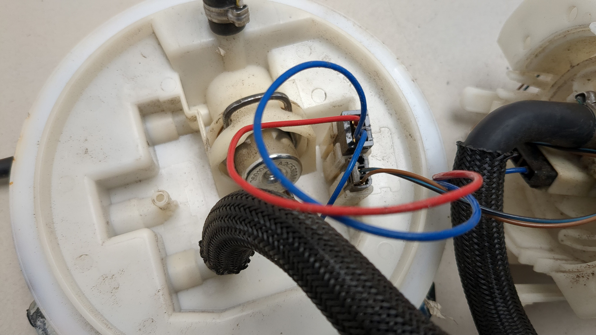 Насос топливный электрический