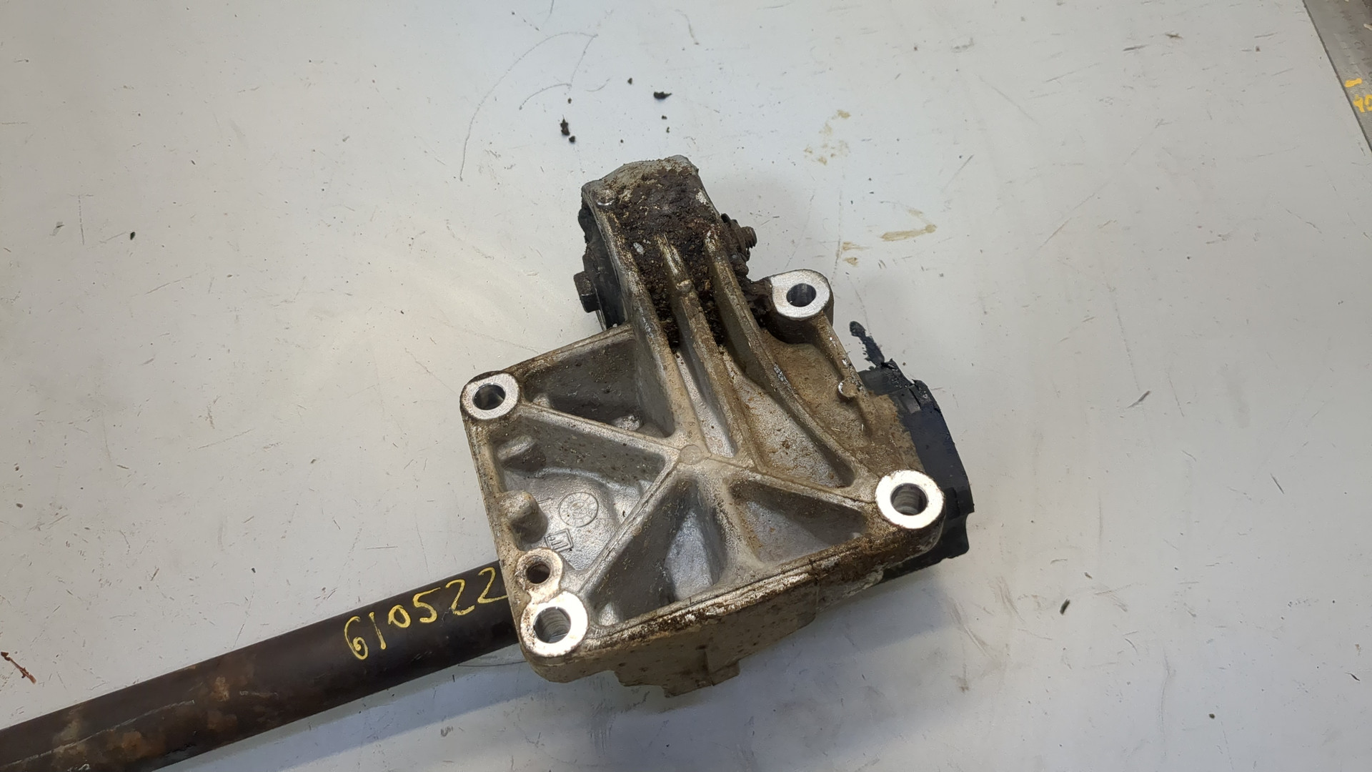 Полуось передняя правая