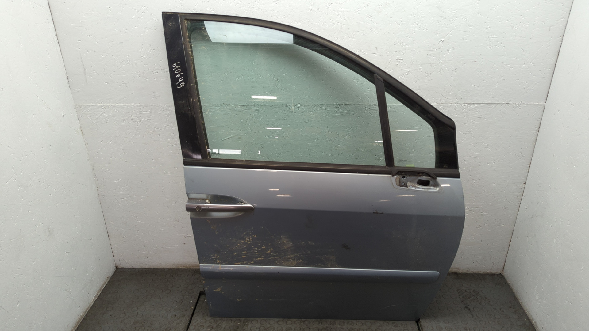 Дверь передняя правая