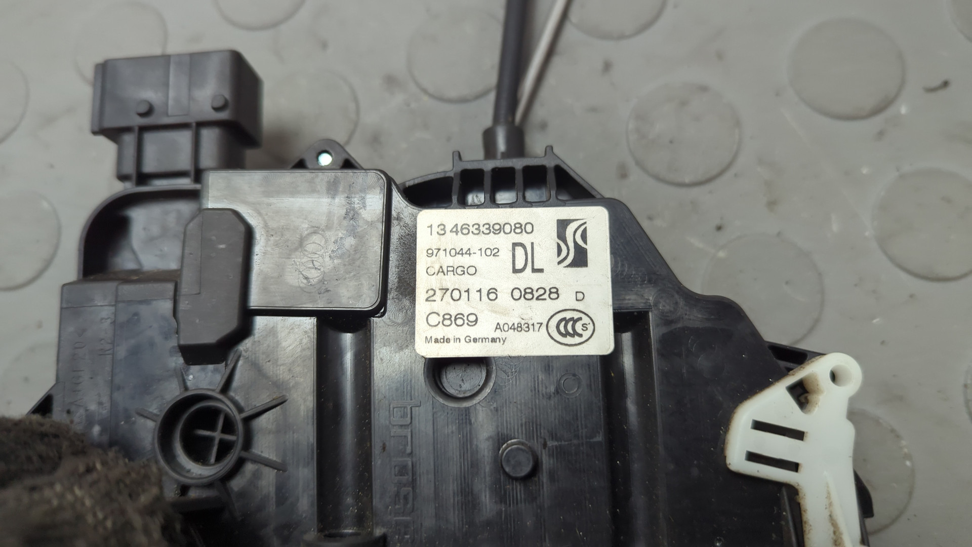 Замок двери задней правой